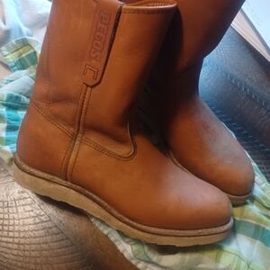 Red Wing Shoes Brown Leather Boots Size 8.5 Hardly Worn. Leather Is Stuf